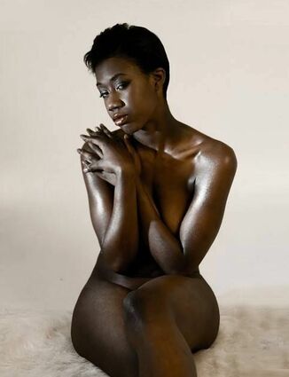 ebony nude stunning women